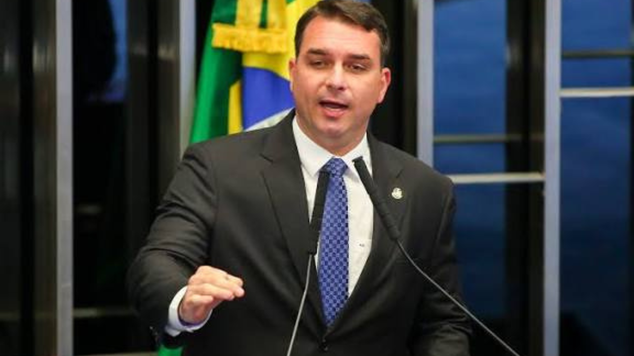 Flávio Bolsonaro aparece em nova pesquisa eleitoral